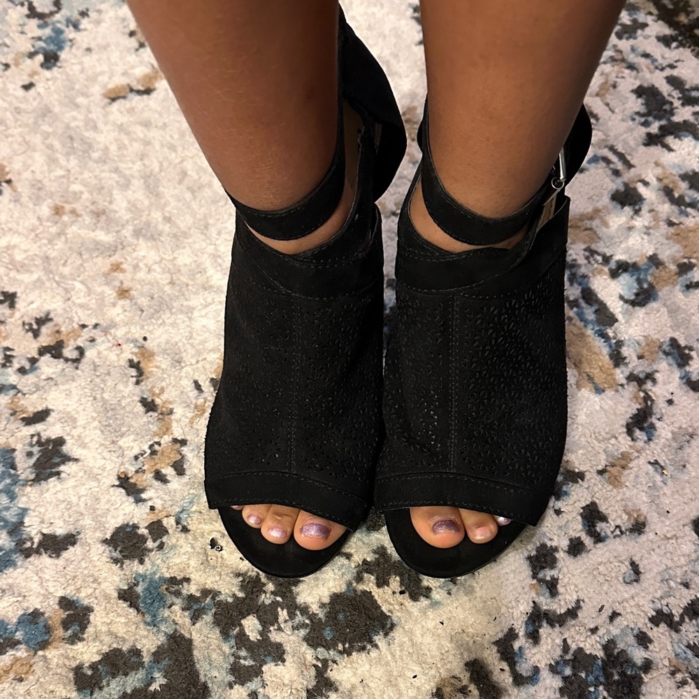 LC Lauren Conrad Black Women's Heels